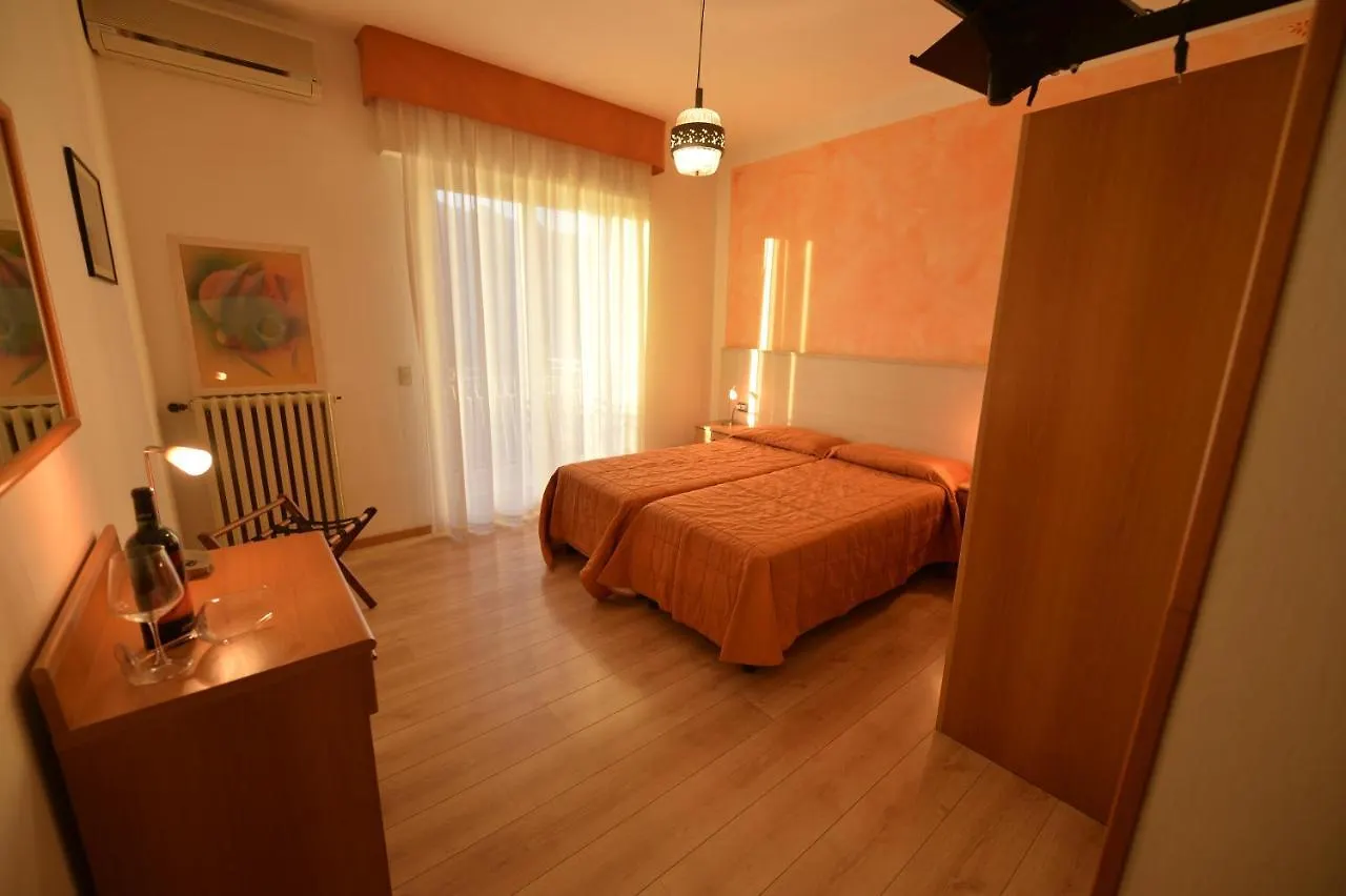 Hotel Villa Florida Malcesine 2*,