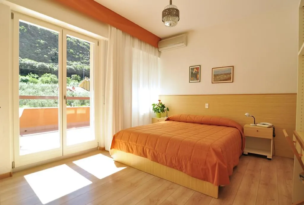 **  Hotel Villa Florida Malcesine Italien